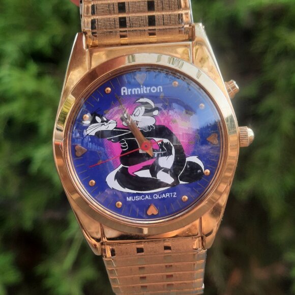 Pepe Le Pew Watch Armitron, Gold tone Speidel USA, Looney Tunes NEEDS BATTERY - Picture 1 of 7